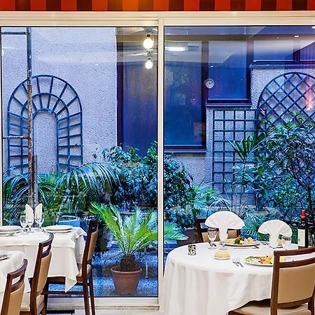 ホテル パノラマ 4*